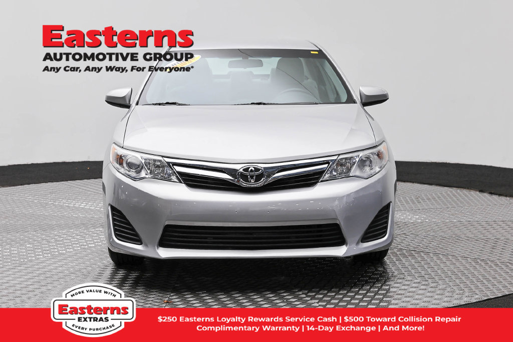 Used 2014 Toyota Camry LE FWD image 3