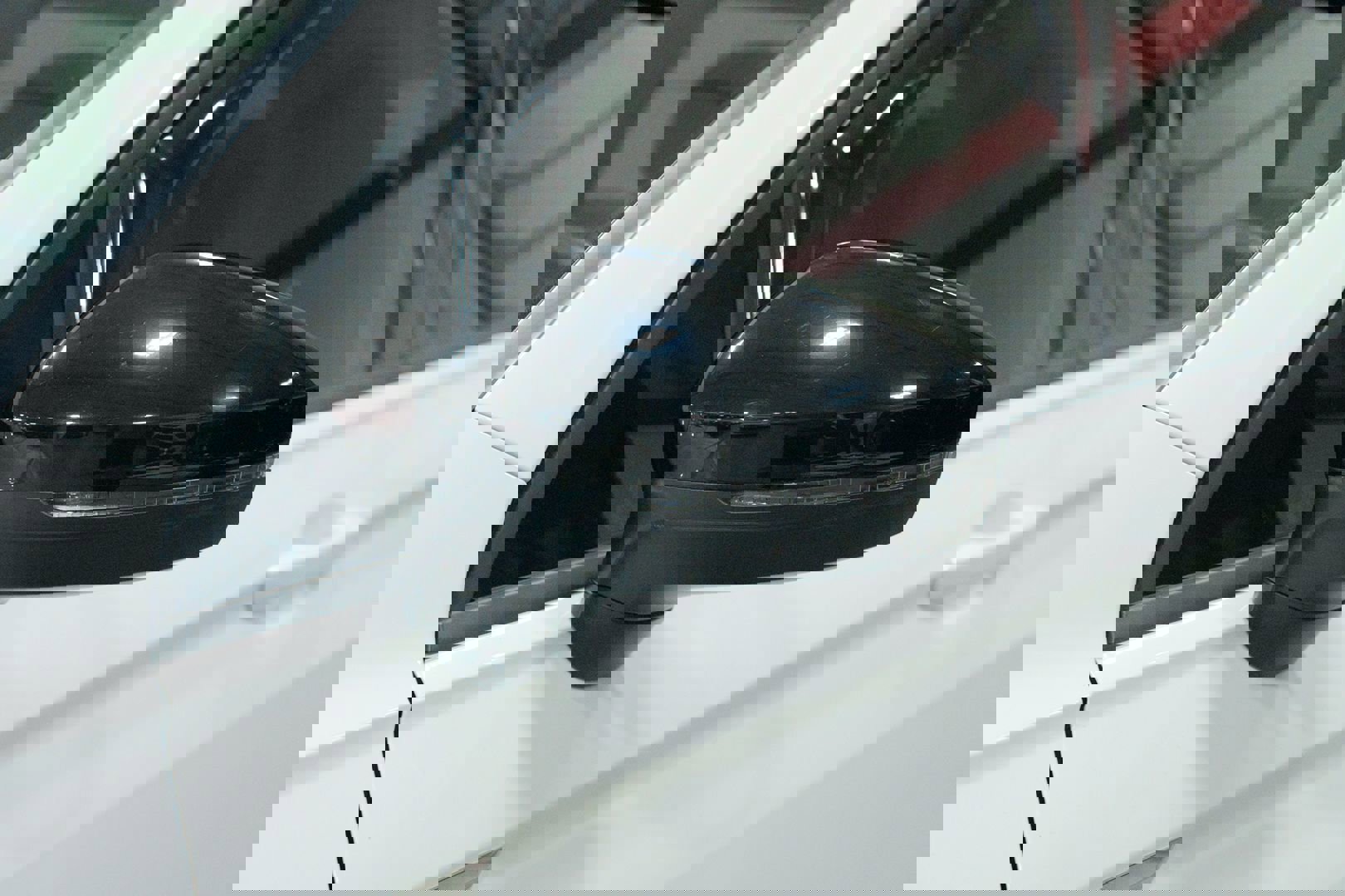 Used 2020 Volkswagen Tiguan SE R-Line w/ 3rd Row Seat Package image 15