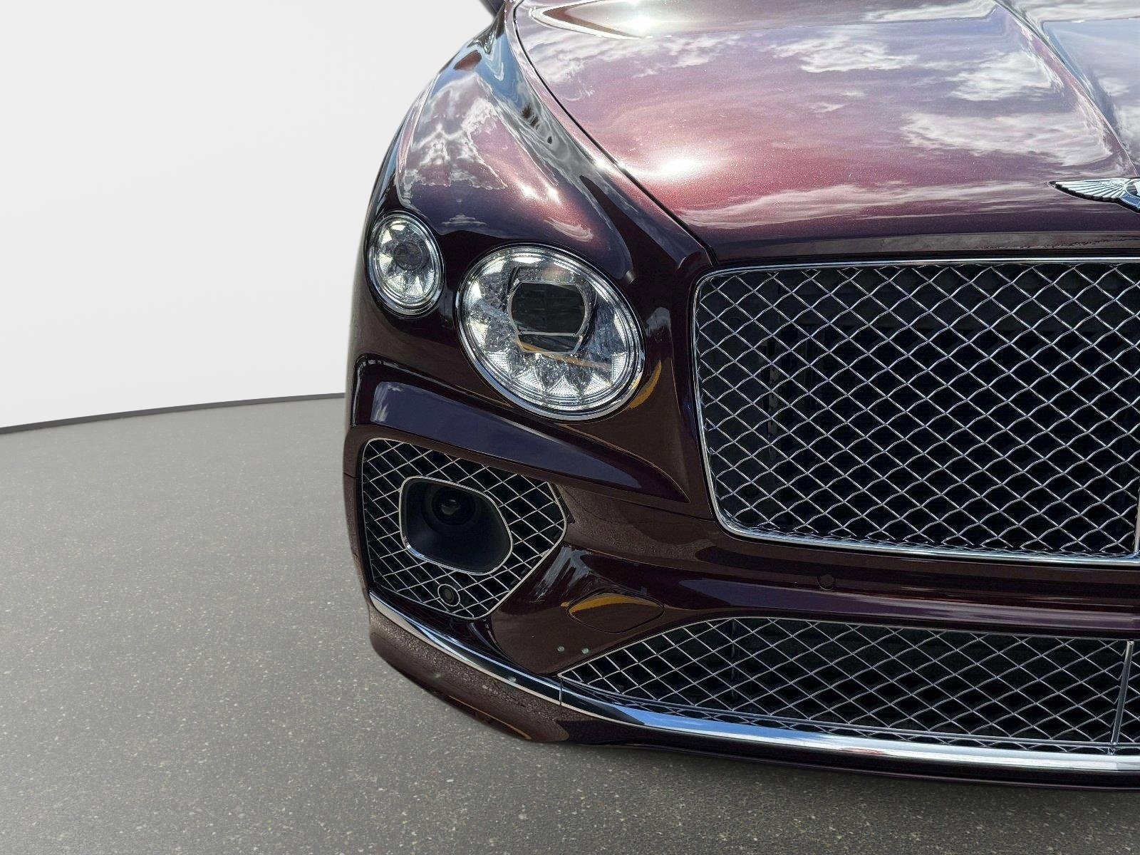 Used 2022 Bentley Bentayga image 9