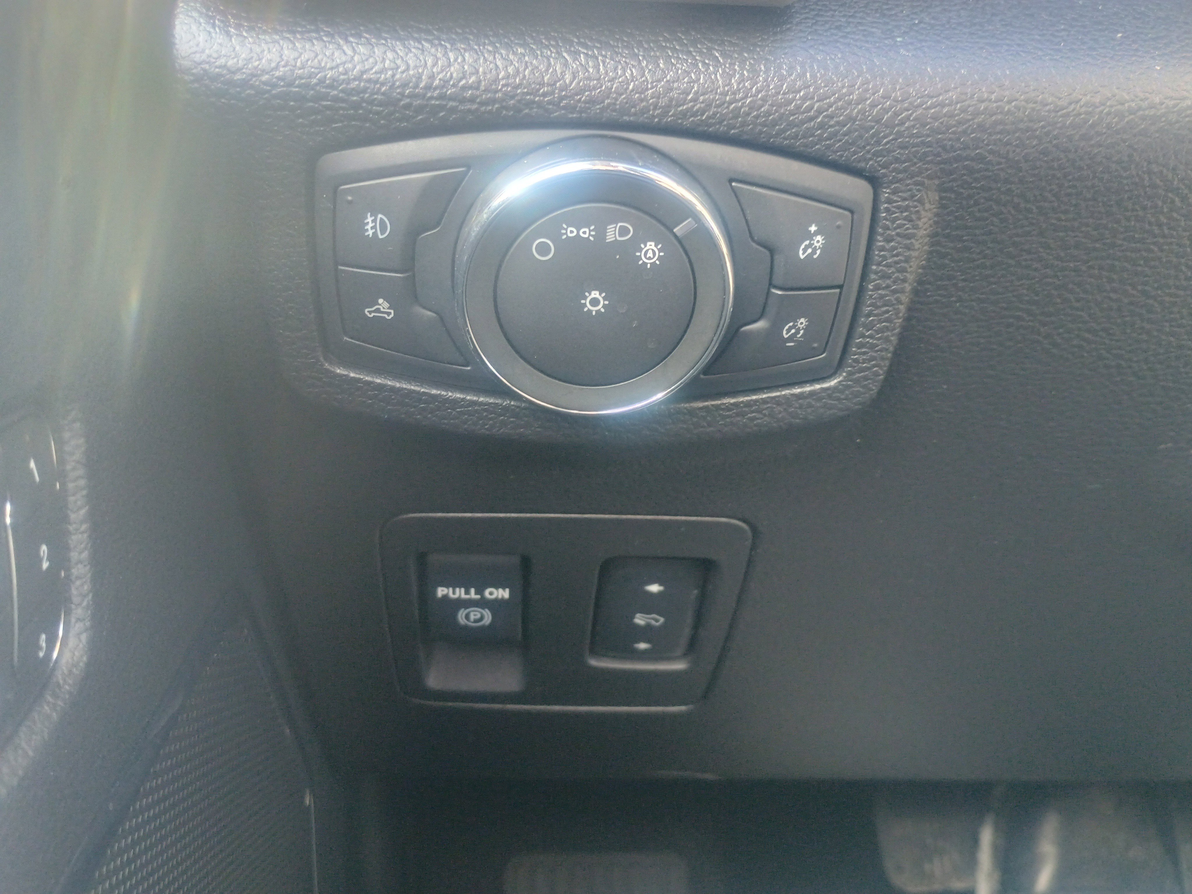 Used 2019 Ford F150 Lariat image 18