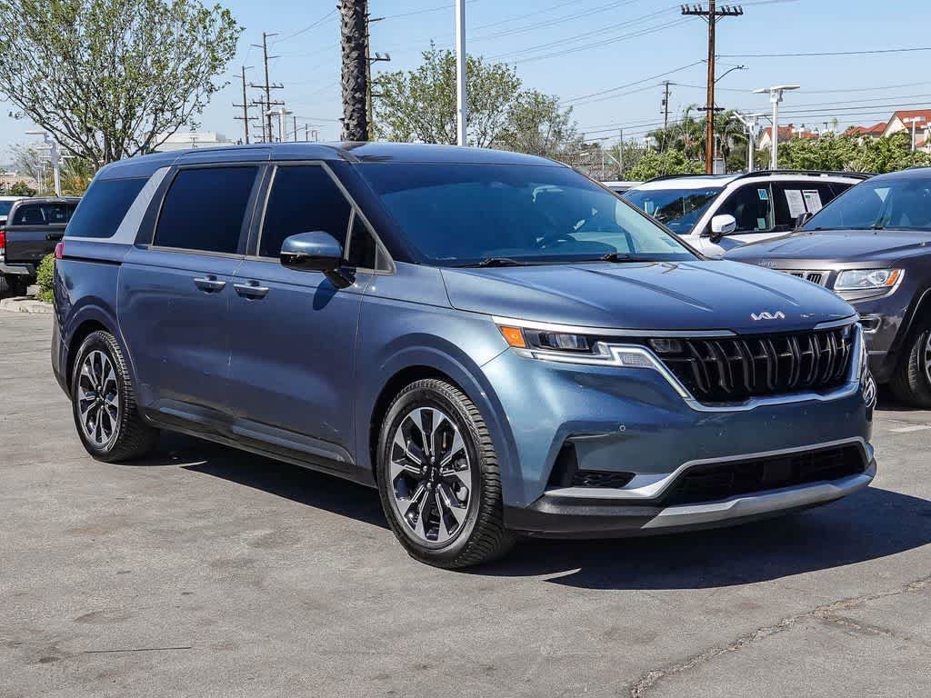 Used 2022 Kia Carnival EX FWD image 3