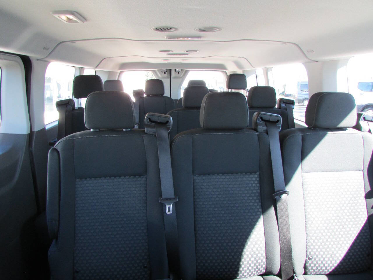 Used 2023 Ford Transit 350 XLT image 27