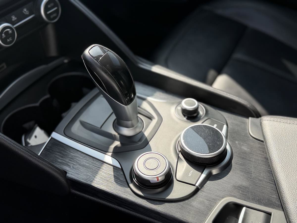 Used 2019 Alfa Romeo Giulia w/ Nero Edizione image 16