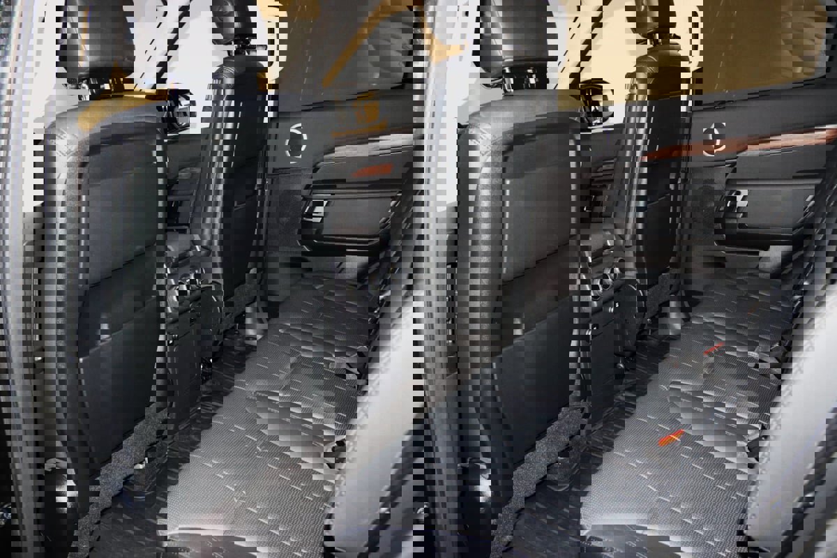 Used 2018 Land Rover Discovery HSE image 49