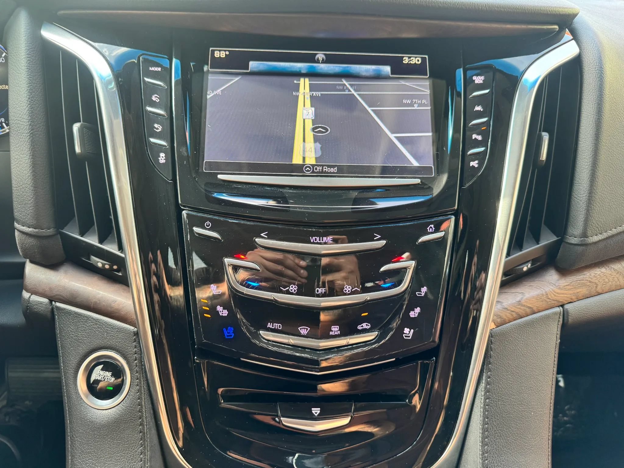 Used 2017 Cadillac Escalade ESV Premium Luxury AWD/4WD image 41
