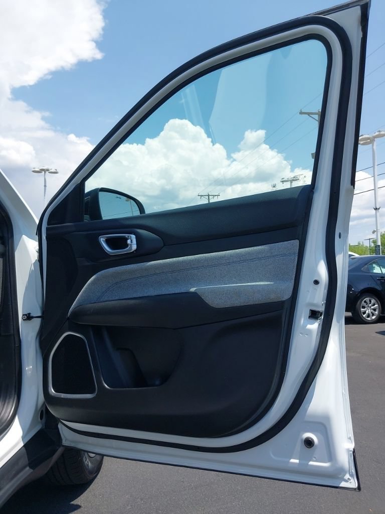 Used 2024 Jeep Compass Latitude AWD/4WD image 13