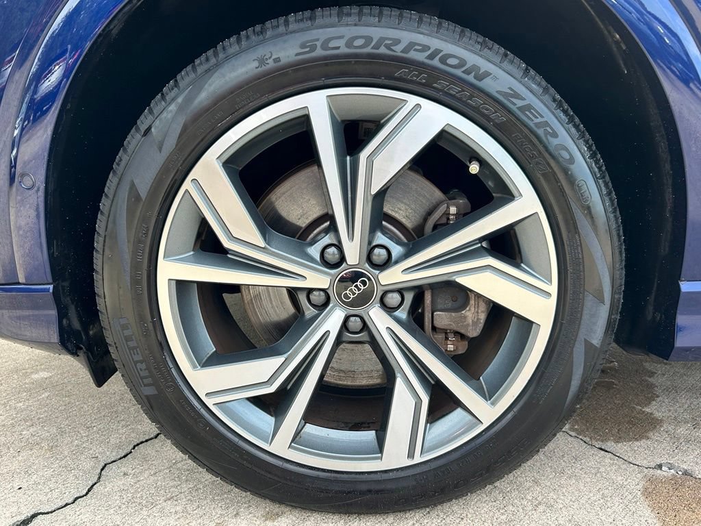 Used 2023 Audi Q4 e-tron Prestige AWD/4WD image 35