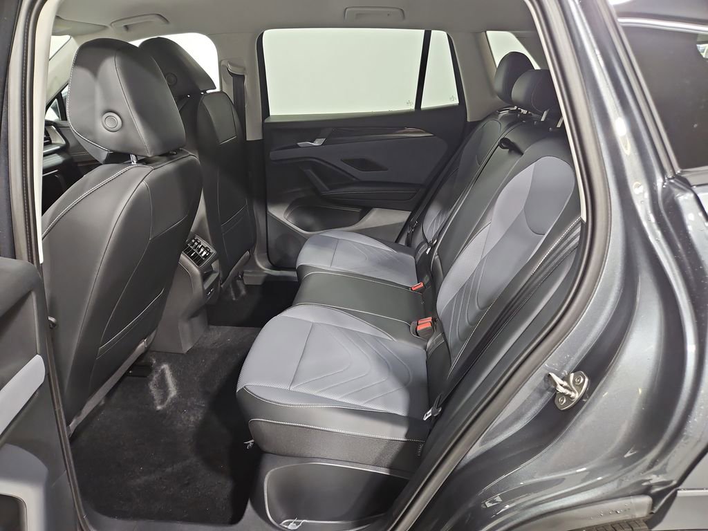 New 2026 Volkswagen Tiguan SE image 23