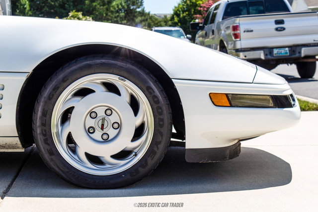 Used 1991 Chevrolet Corvette Convertible RWD image 11