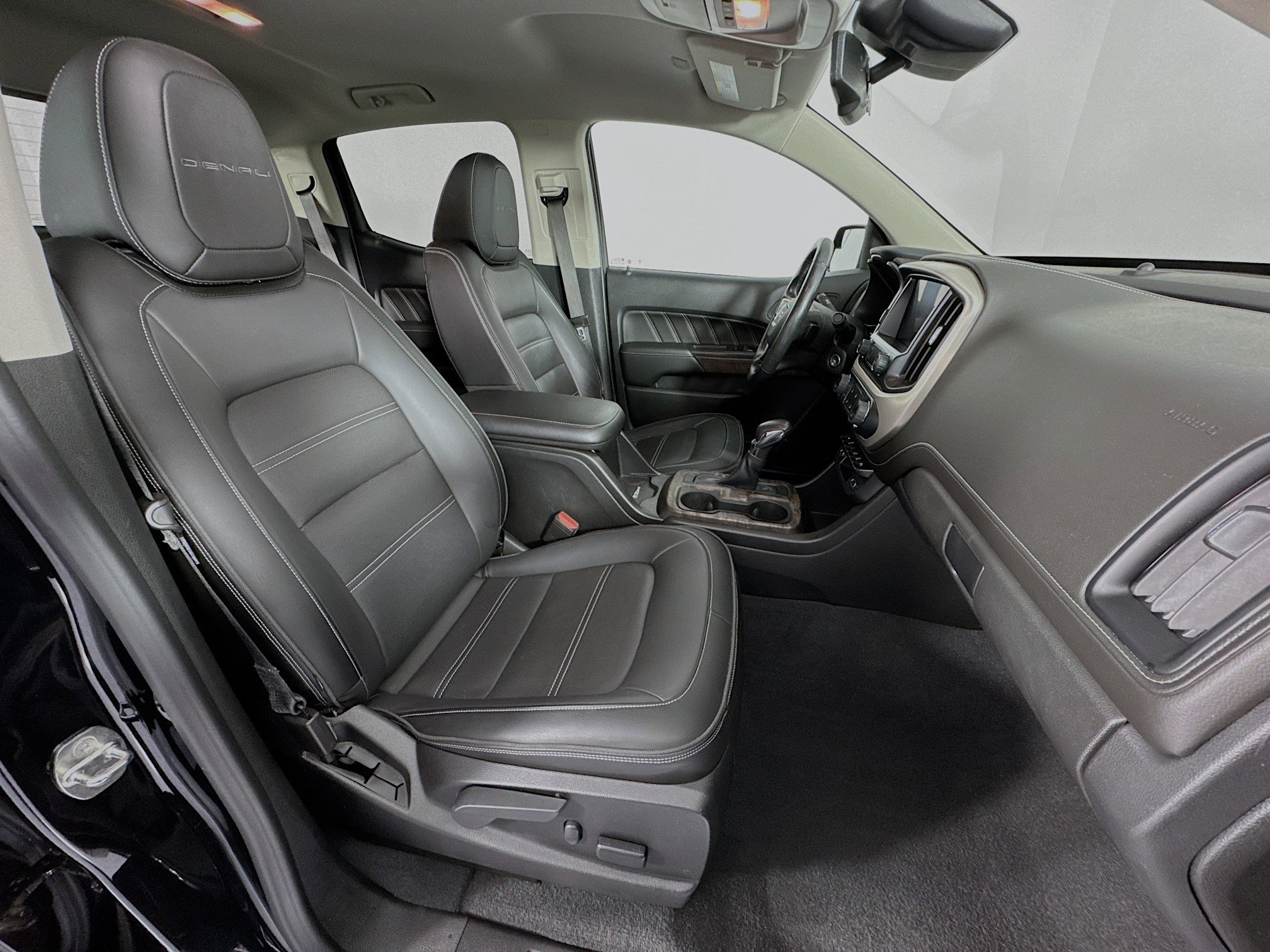 Used 2022 GMC Canyon Denali w/ Denali Black Edition Package image 27