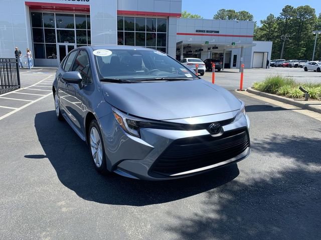 Used 2026 Toyota Corolla LE w/ LE Premium Package FWD image 2