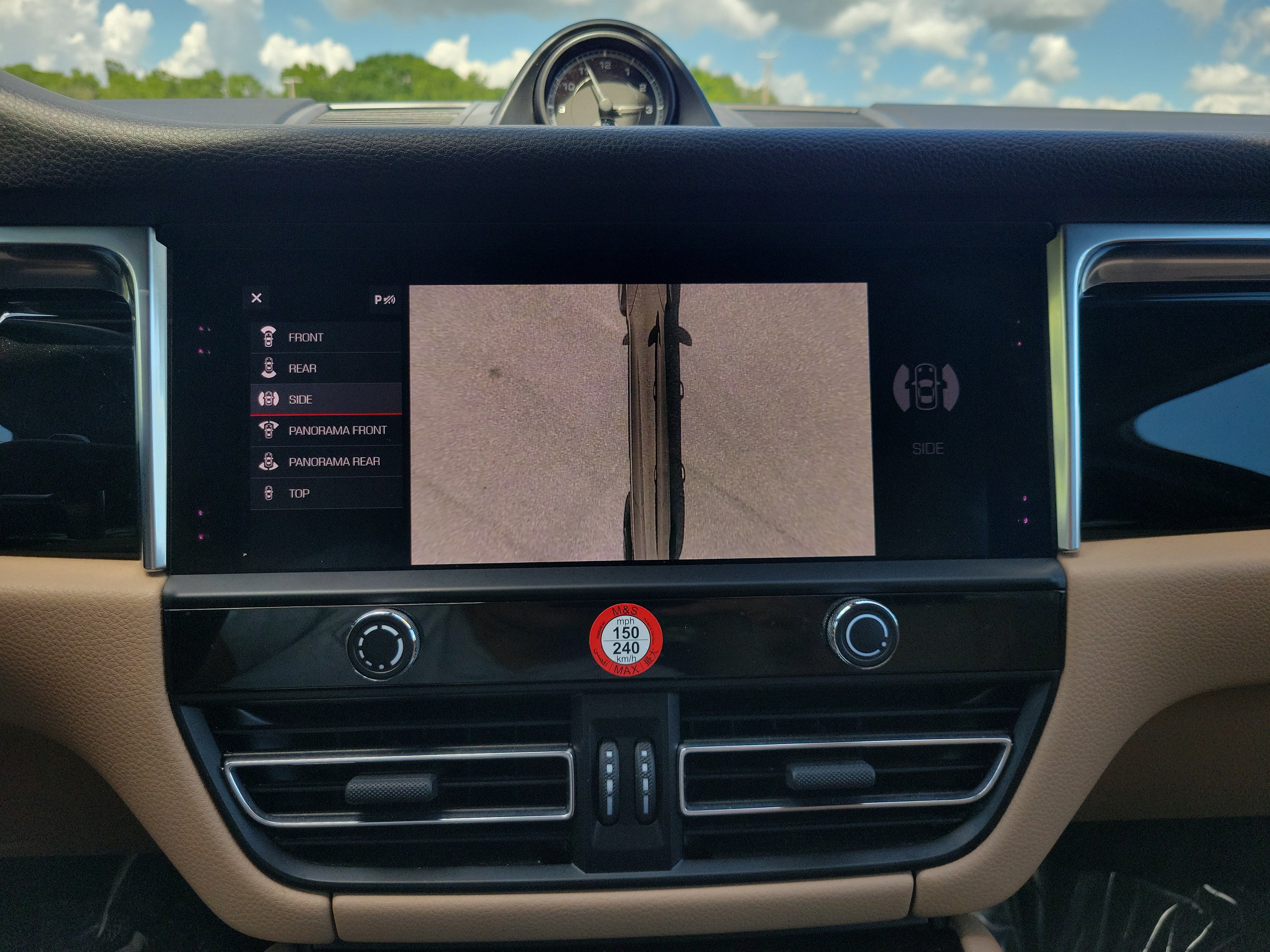 Certified 2024 Porsche Macan S AWD/4WD image 23