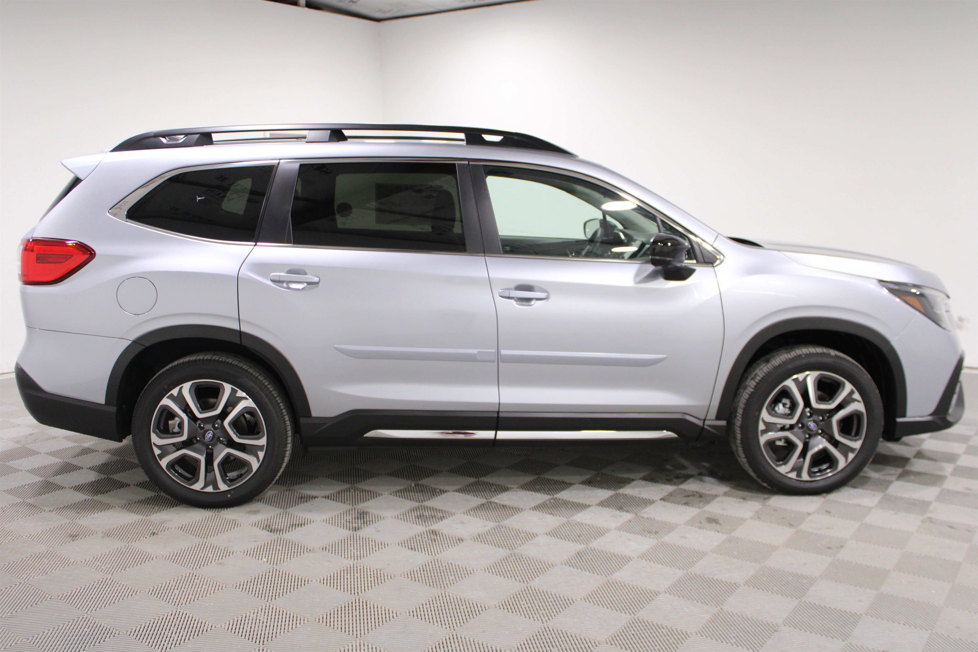 New 2025 Subaru Ascent Limited image 29