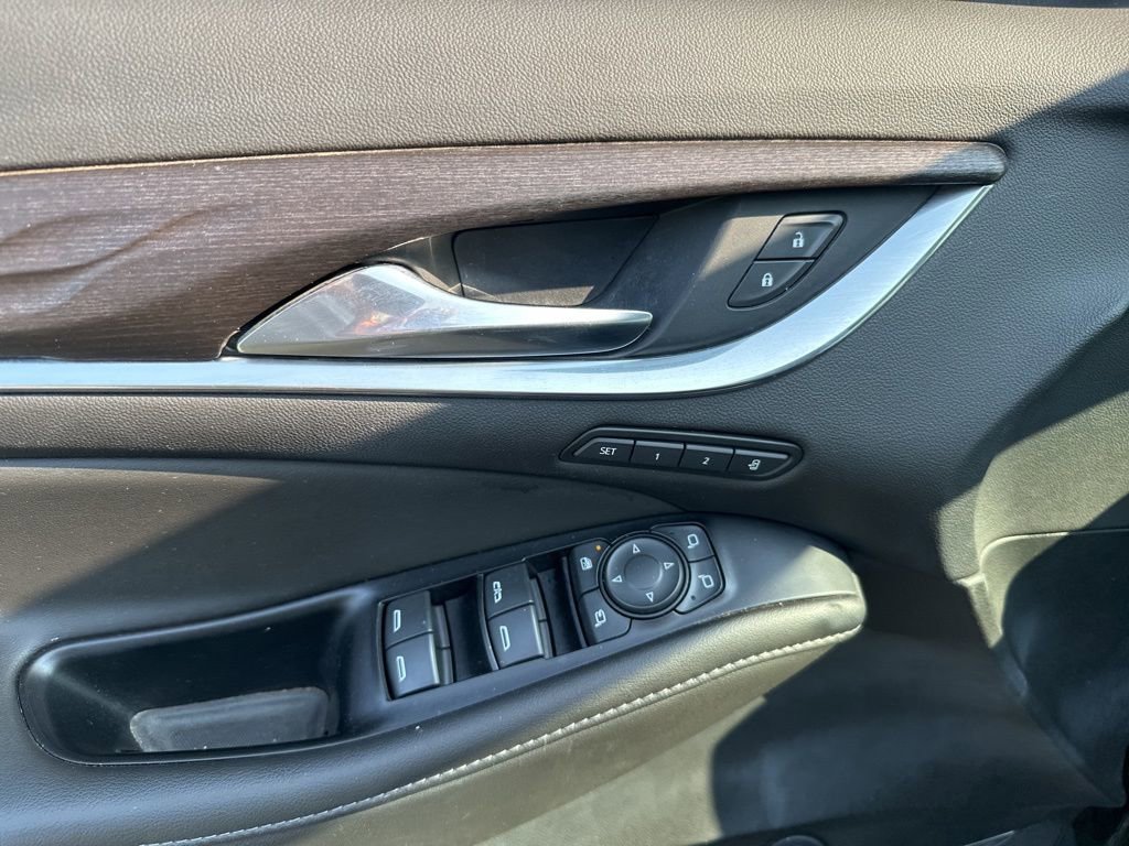 Used 2022 Buick Enclave Avenir w/ Avenir Technology Package image 15