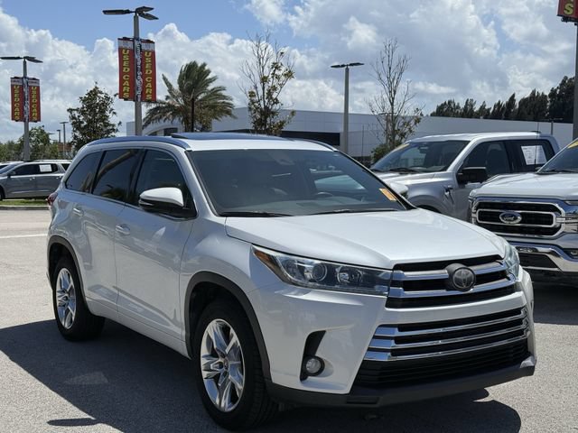Used 2018 Toyota Highlander Limited FWD image 4