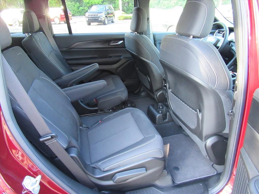 Used 2025 Jeep Grand Cherokee L Laredo w/ Luxury Tech Group I image 31