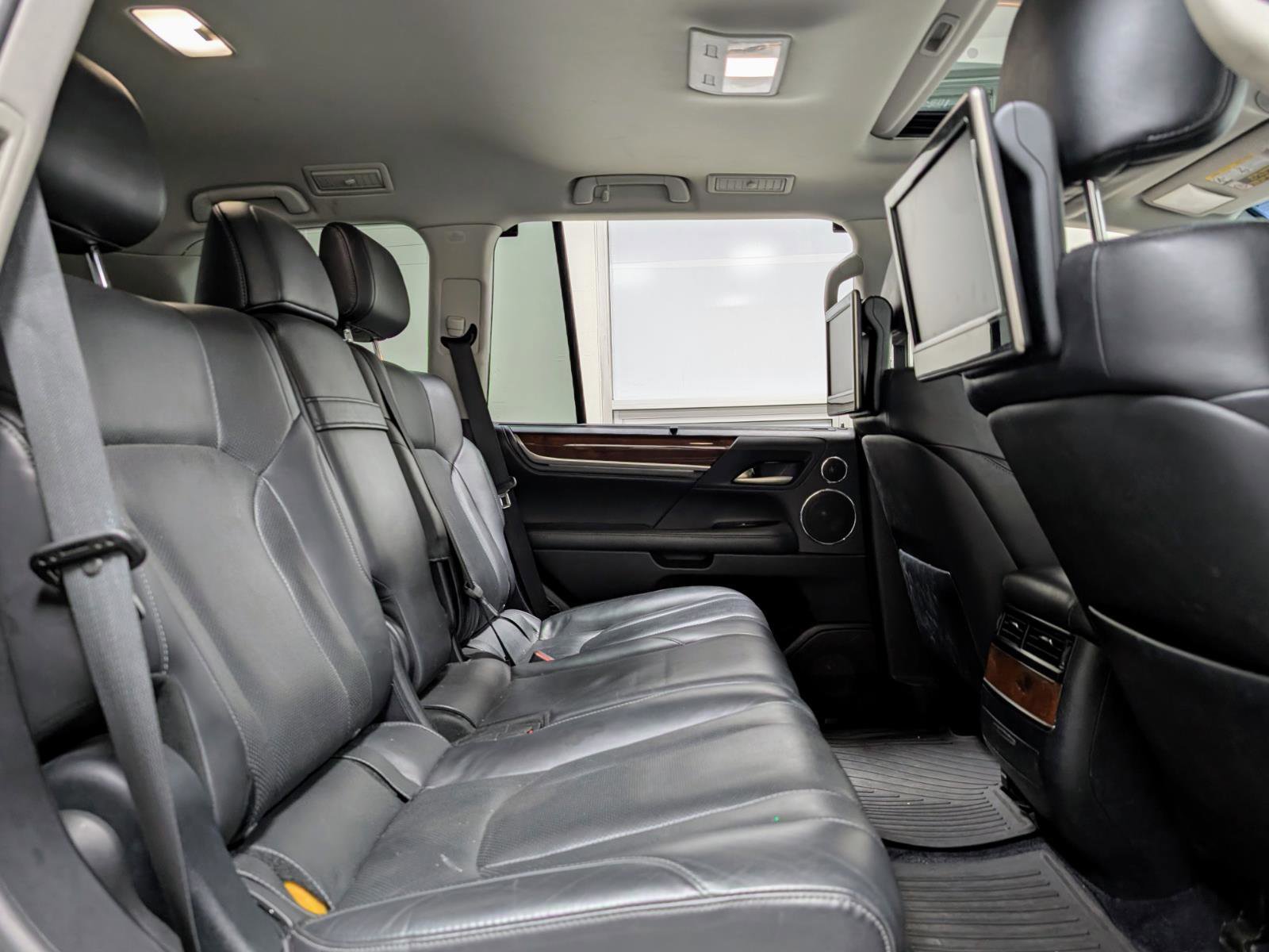 Used 2018 Lexus LX 570 4WD w/ Luxury Package image 27