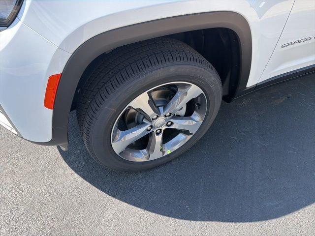 New 2026 Jeep Grand Cherokee Limited RWD image 6
