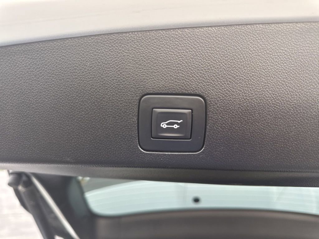 Used 2023 Buick Encore GX Select AWD/4WD image 15