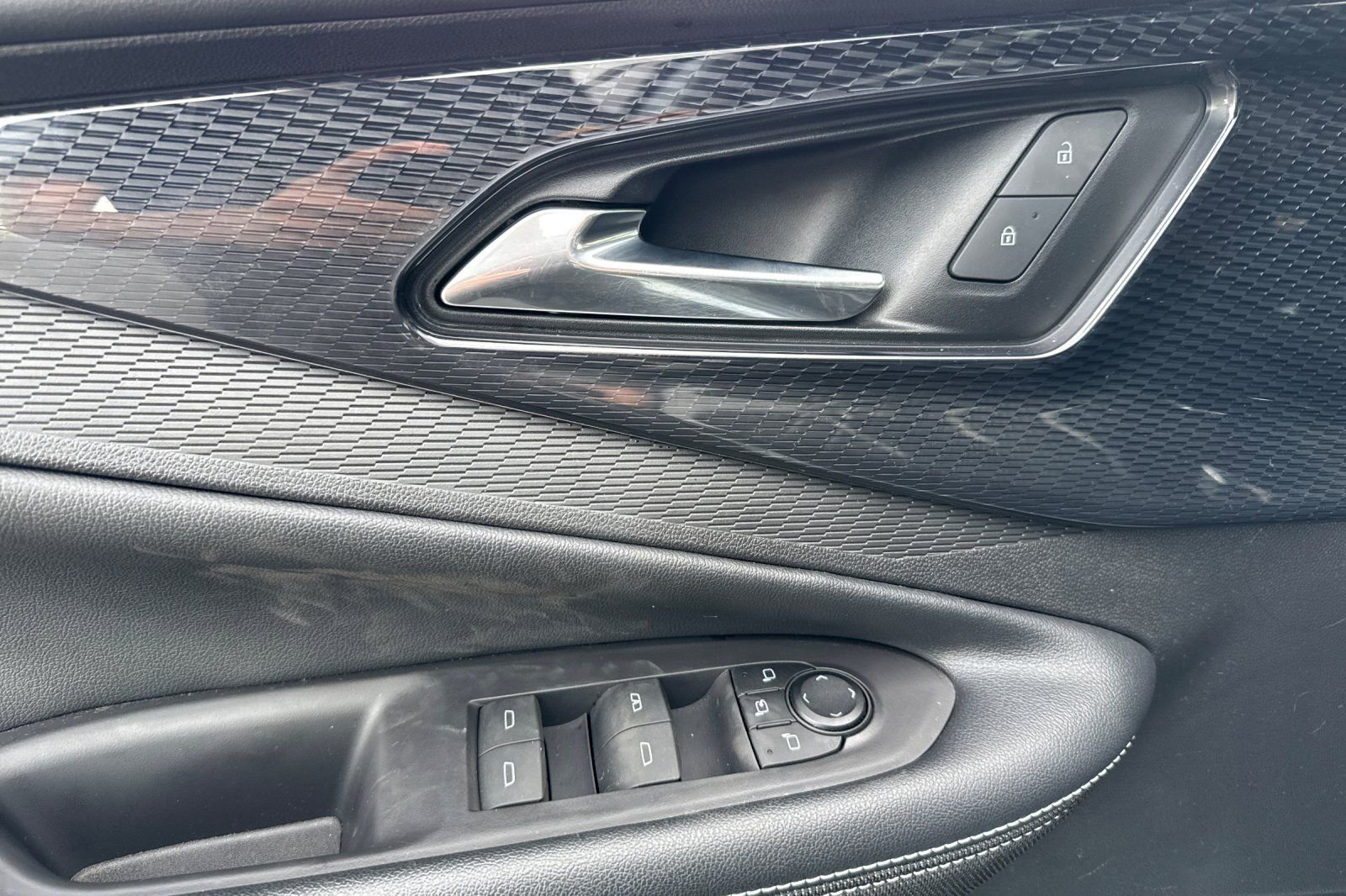 Used 2024 Chevrolet Blazer EV LT image 12