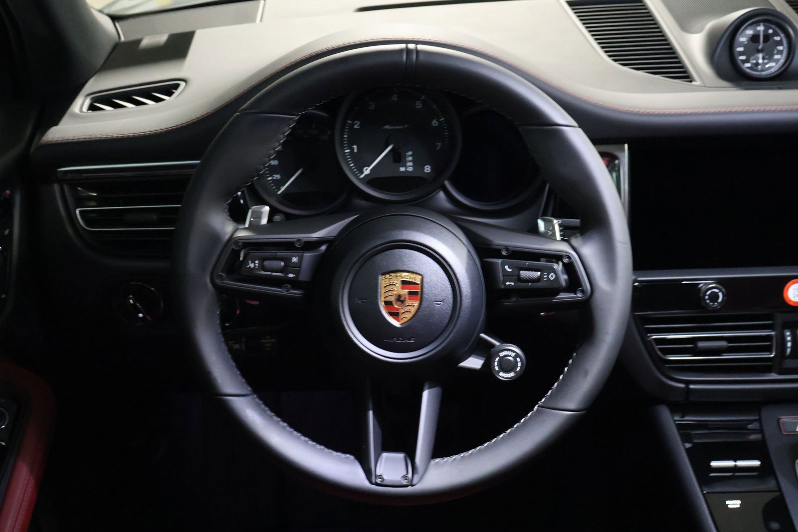 New 2026 Porsche Macan image 15