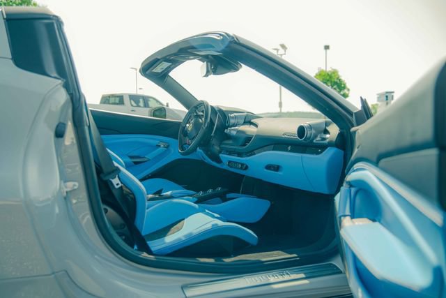Used 2023 Ferrari F8 Tributo RWD image 42