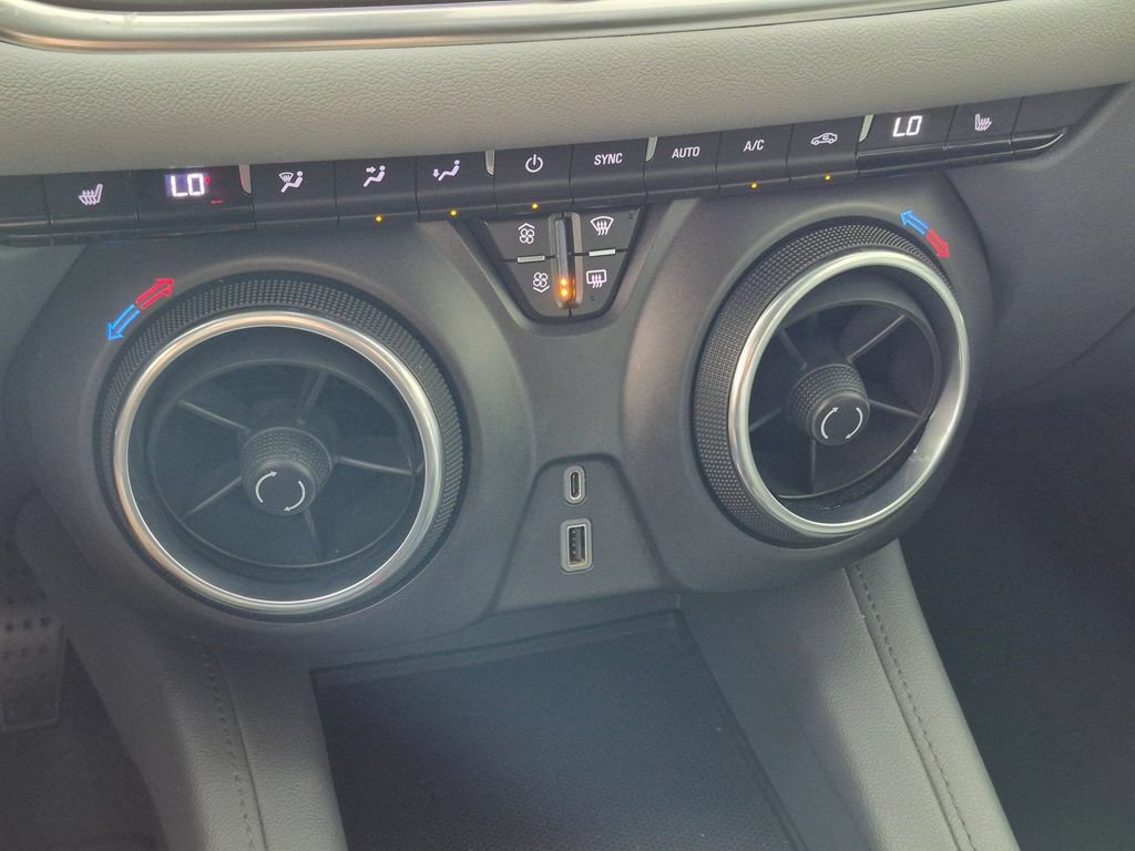 Certified 2020 Chevrolet Blazer LT FWD image 23