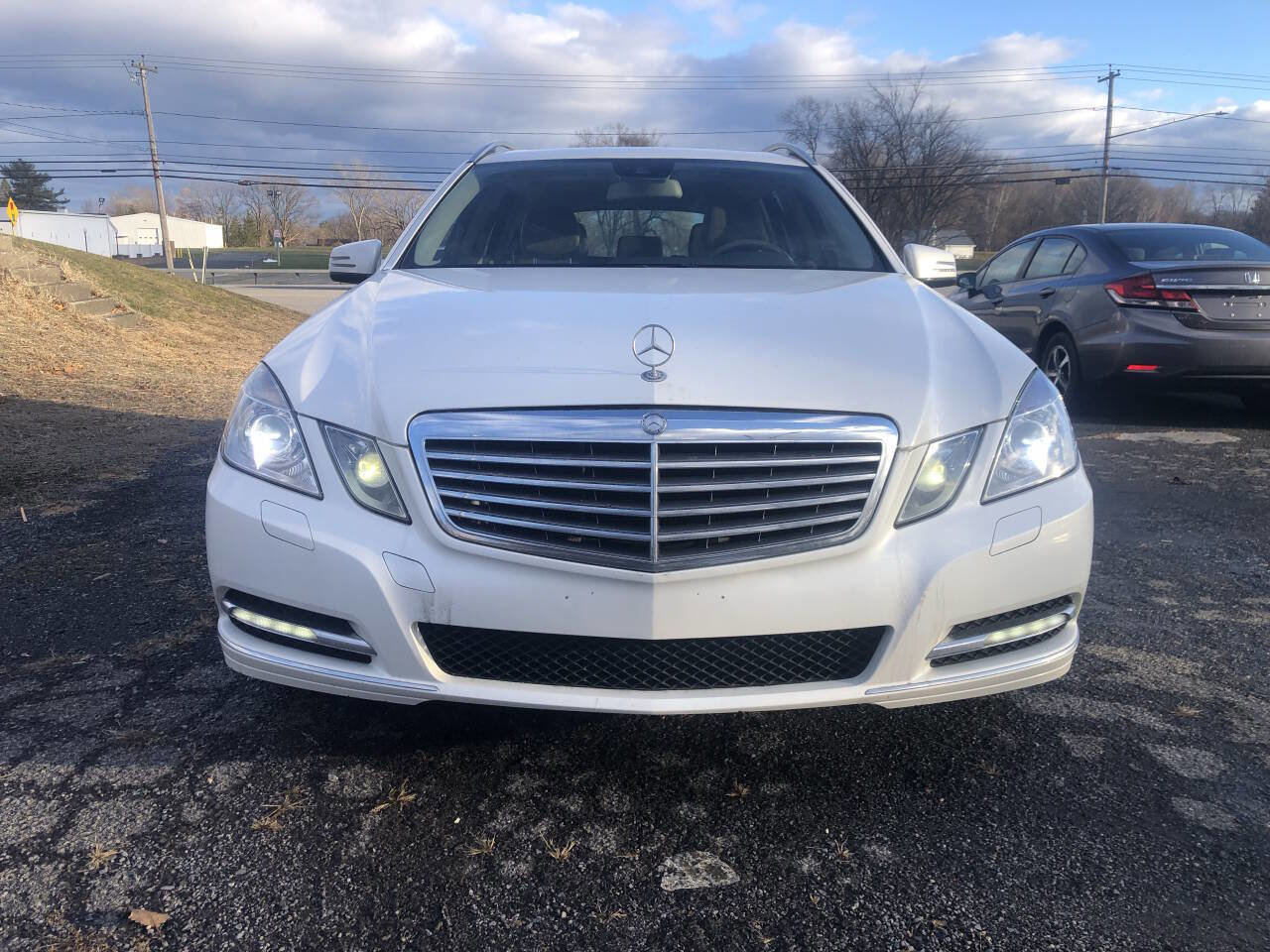 Used 2012 Mercedes-Benz E 350 4MATIC Wagon image 3