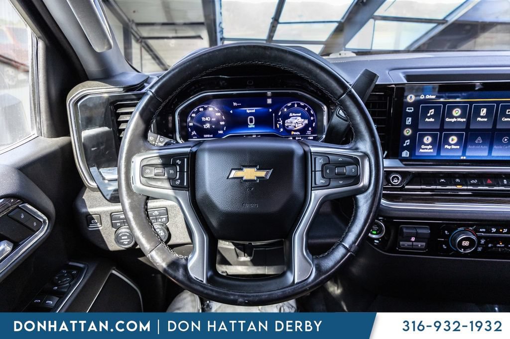 Used 2022 Chevrolet Silverado 1500 LT AWD/4WD image 5