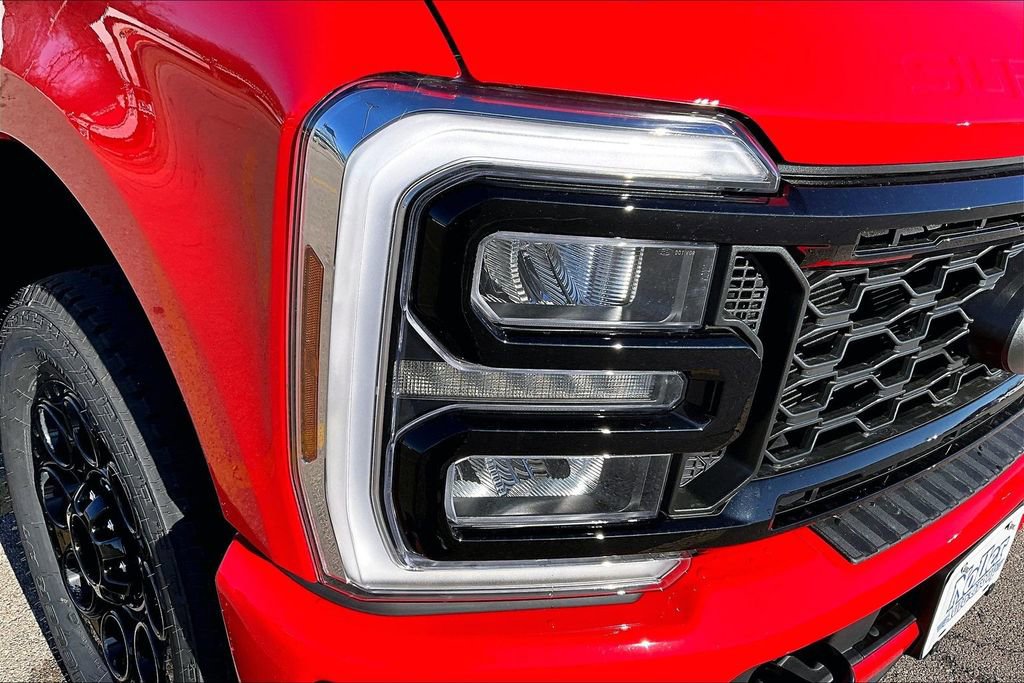 New 2026 Ford F350 Lariat w/ Black Appearance Package image 34