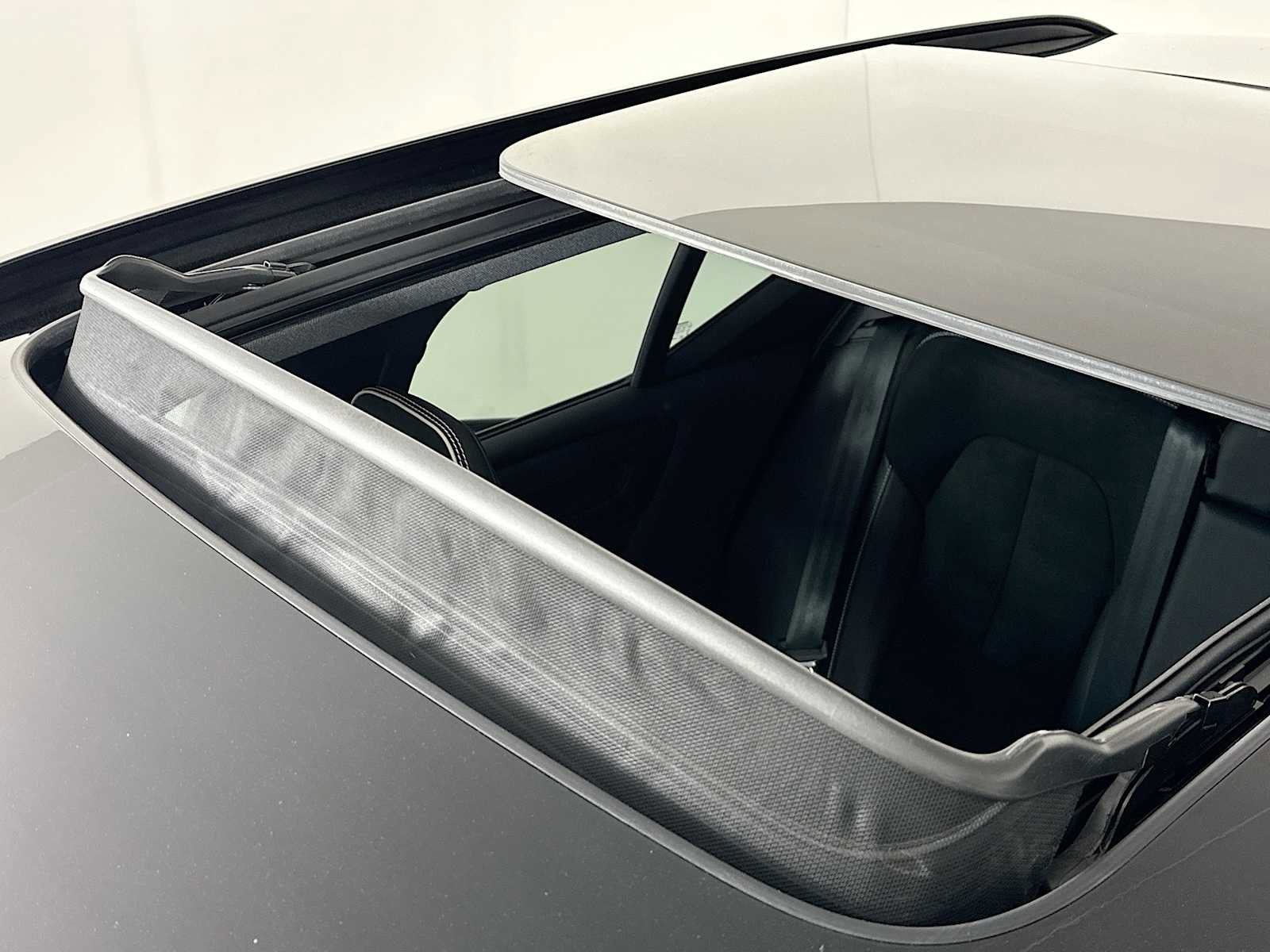 Used 2021 Volvo XC40 T5 R-Design image 20