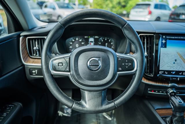 Used 2021 Volvo XC60 T5 Momentum w/ Advanced Package AWD/4WD image 30