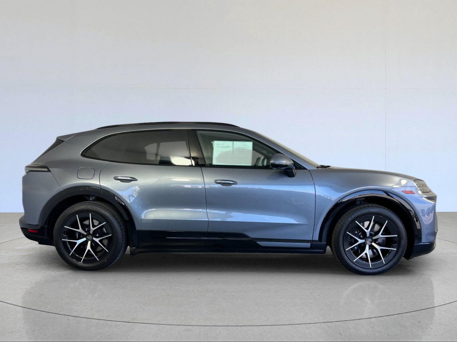 Certified 2026 Porsche Cayenne Turbo AWD/4WD image 9