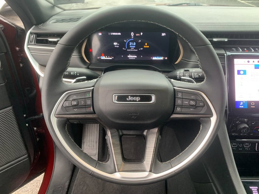 Used 2024 Jeep Grand Cherokee Limited image 25