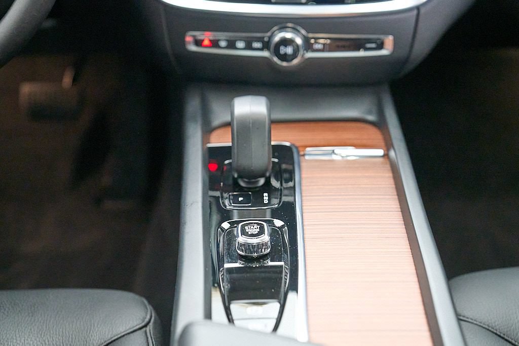 Certified 2024 Volvo S60 B5 Plus AWD/4WD image 27