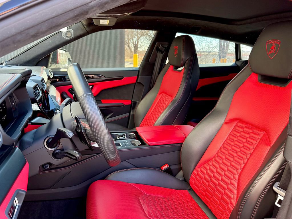 Used 2021 Lamborghini Urus image 12