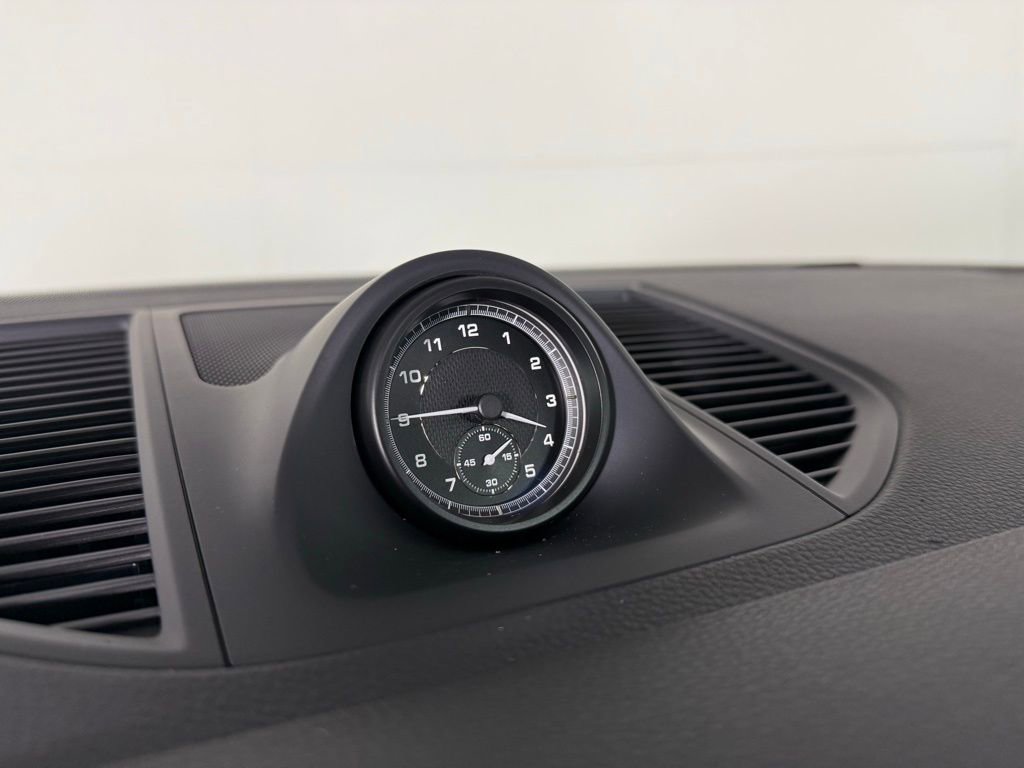 New 2026 Porsche Macan image 32