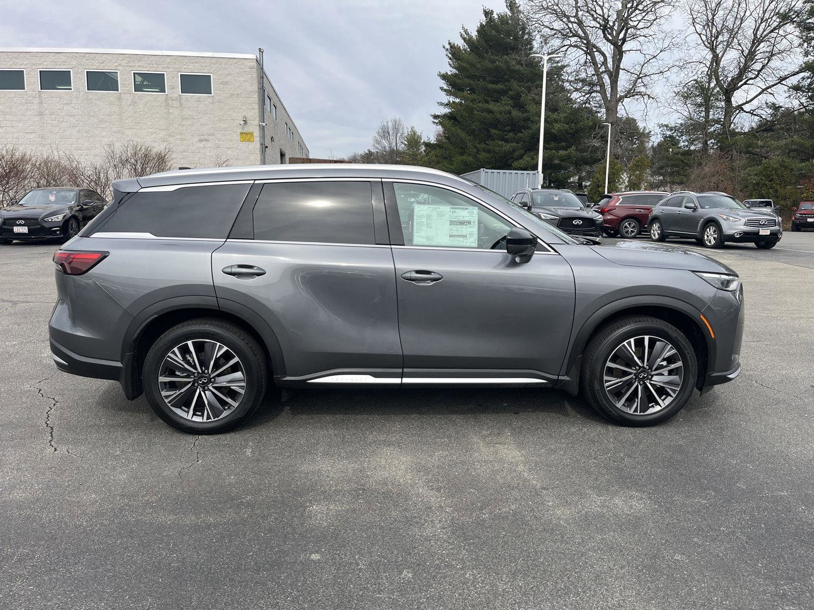 New 2026 INFINITI QX60 Luxe w/ Cargo Package image 2