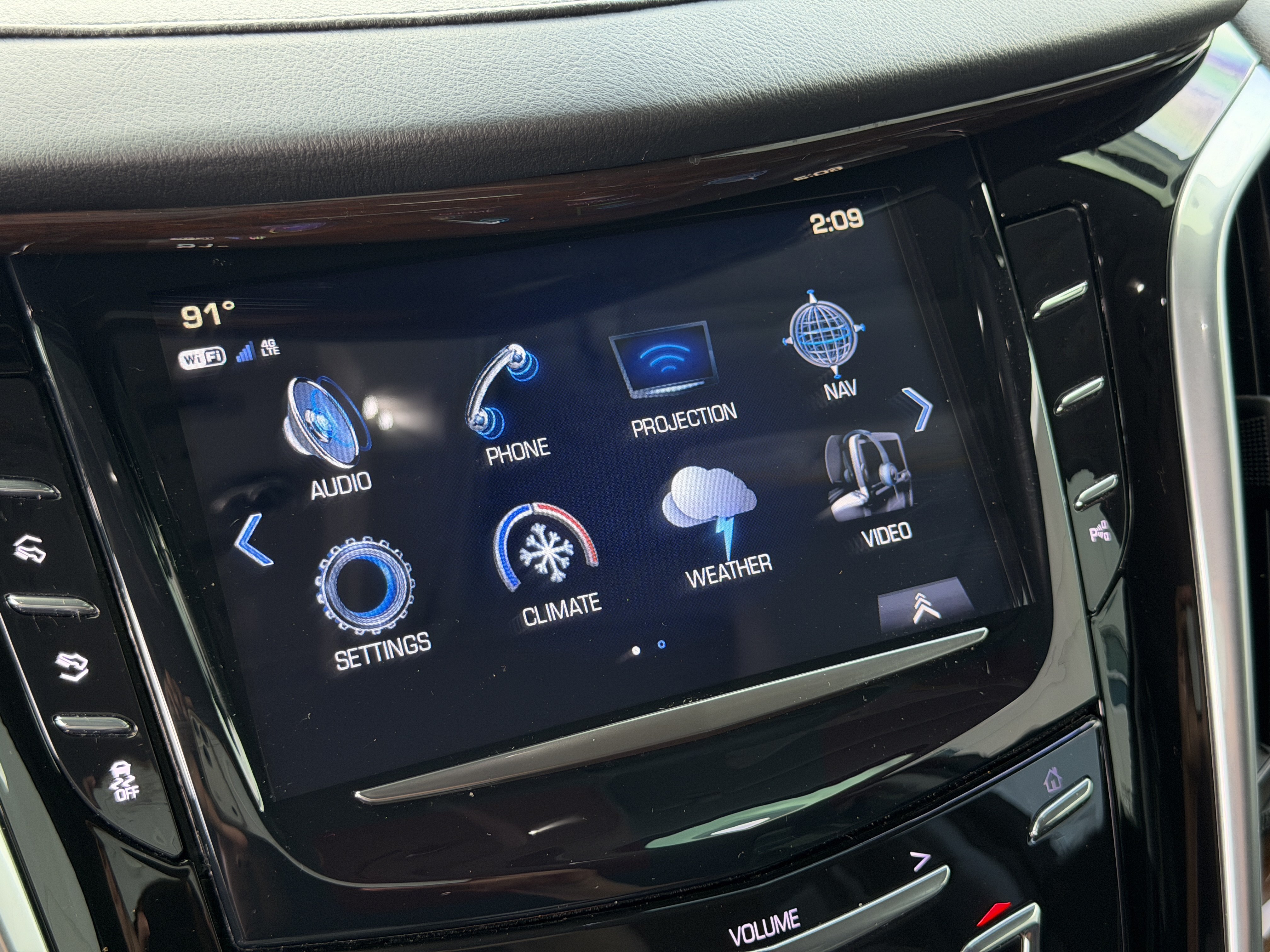 Used 2020 Cadillac Escalade ESV Premium Luxury AWD/4WD image 27