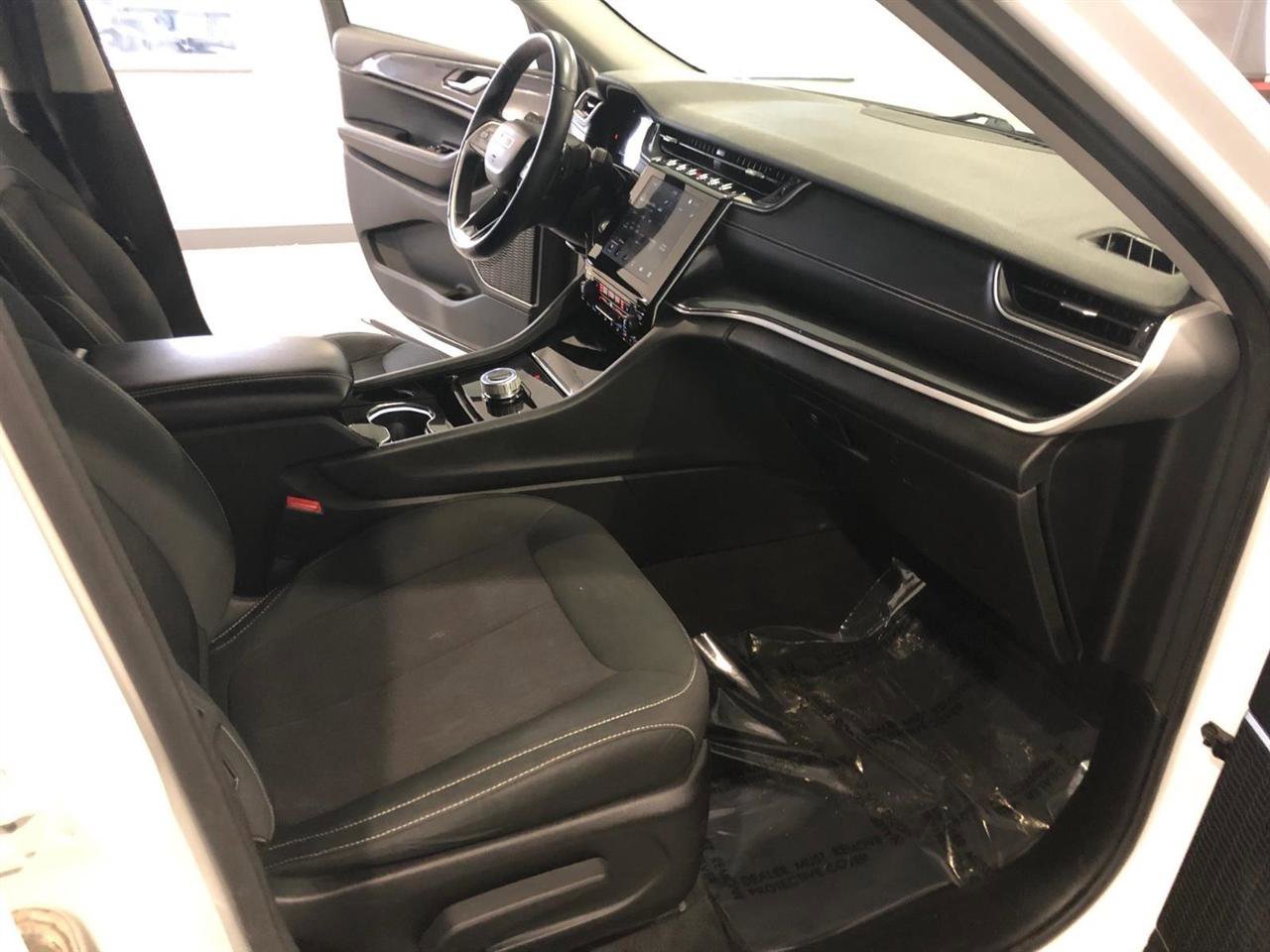 Used 2021 Jeep Grand Cherokee L Laredo w/ Luxury Tech Group I image 14