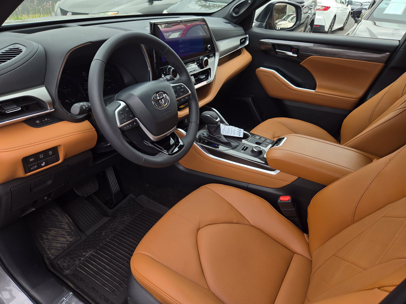 New 2026 Toyota Highlander Platinum AWD/4WD image 7