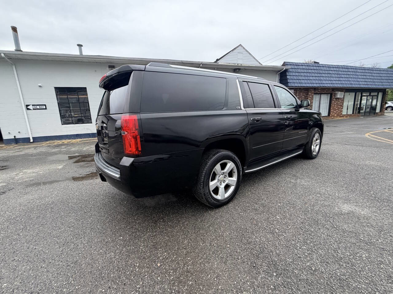Used 2015 Chevrolet Suburban LTZ AWD/4WD image 11