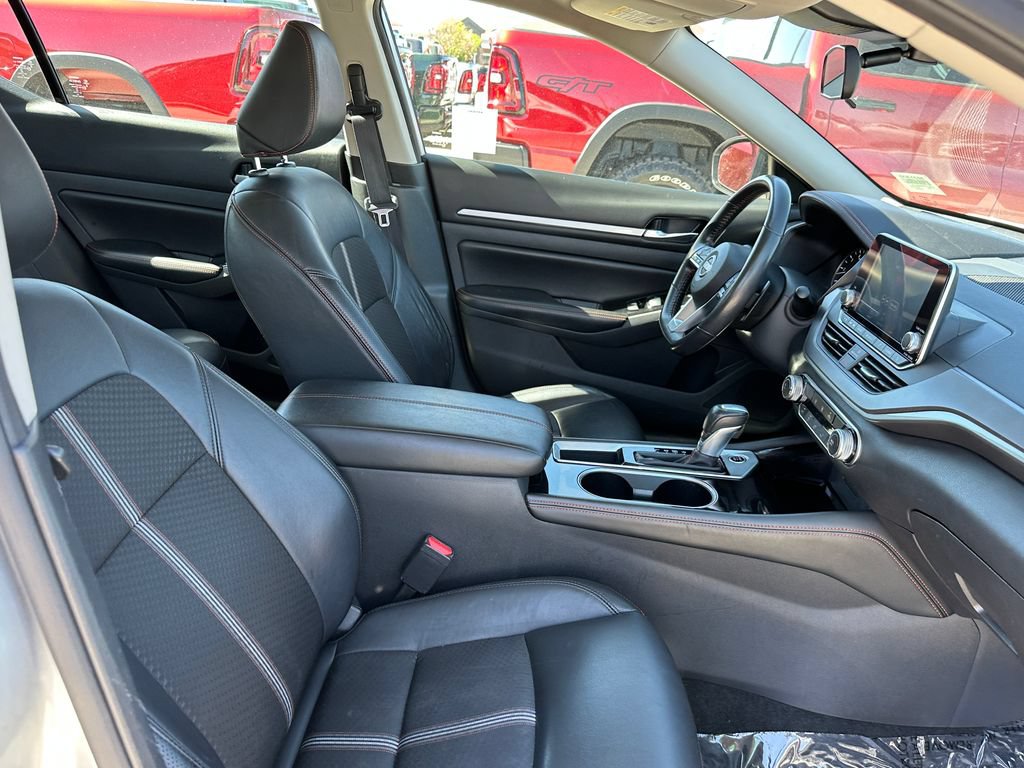 Used 2024 Nissan Altima 2.5 SR FWD image 17