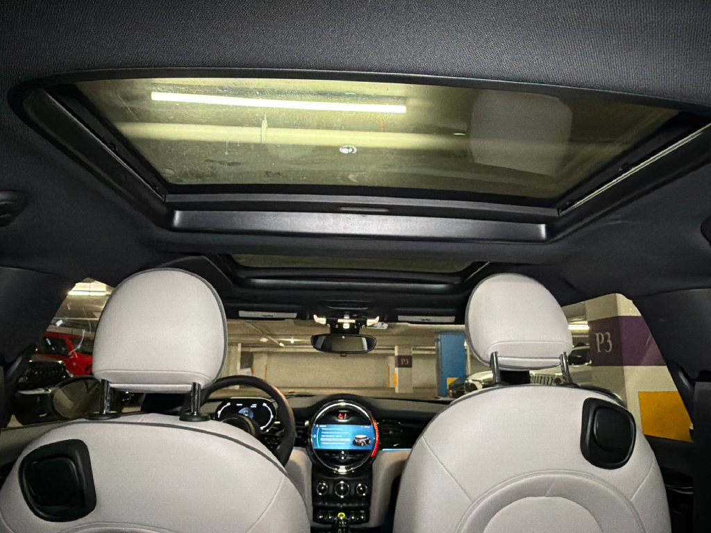 Used 2023 MINI Cooper SE FWD image 7