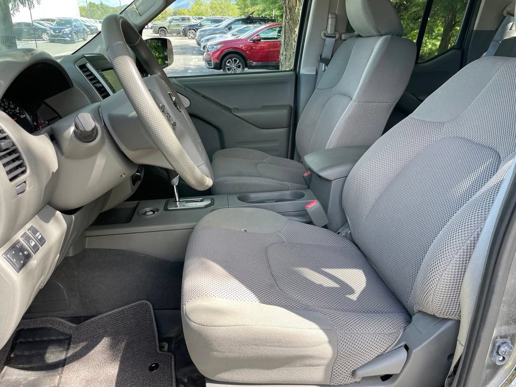 Used 2020 Nissan Frontier SV w/ Midnight Edition Floor Mats AWD/4WD image 6