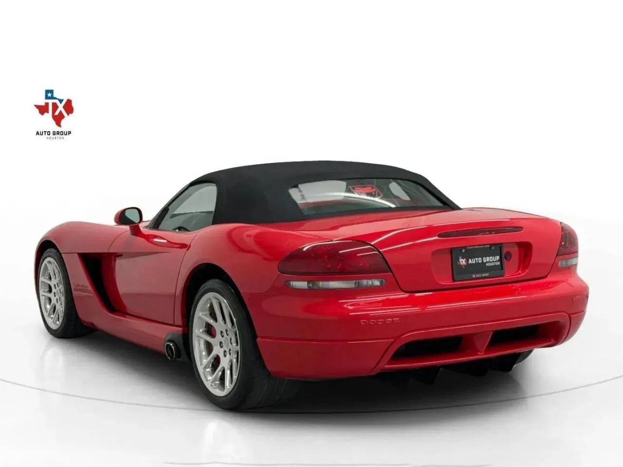 Used 2003 Dodge Viper SRT-10 RWD image 2