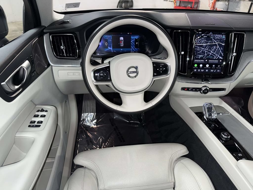 Used 2024 Volvo XC60 T8 Ultimate w/ Climate Package AWD/4WD image 4