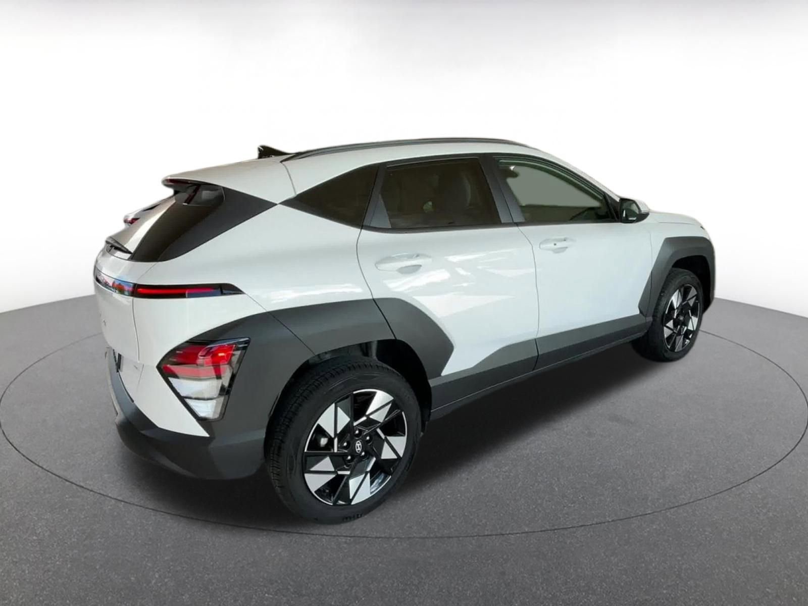 Used 2025 Hyundai Kona SEL image 15