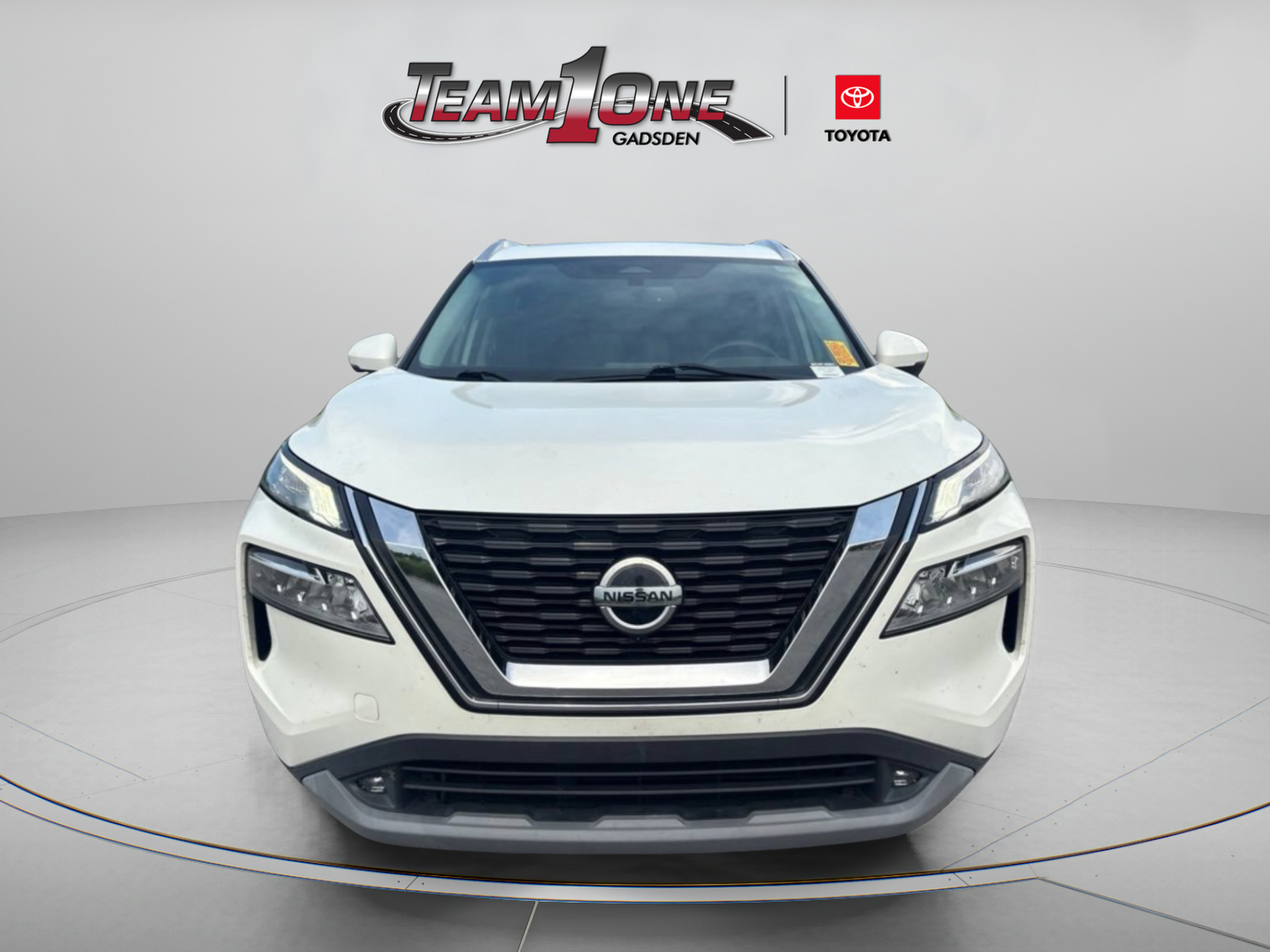 Used 2021 Nissan Rogue SL FWD image 2