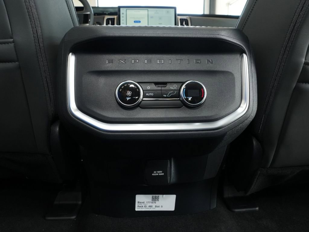 New 2025 Ford Expedition Active image 19